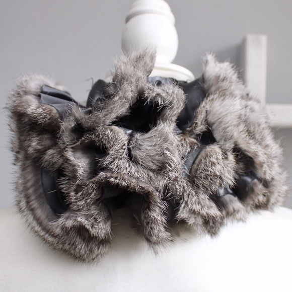 J. Mclaughlin Gray Rabbit Hair Satin Collar Scarf - Picture 2 of 3
